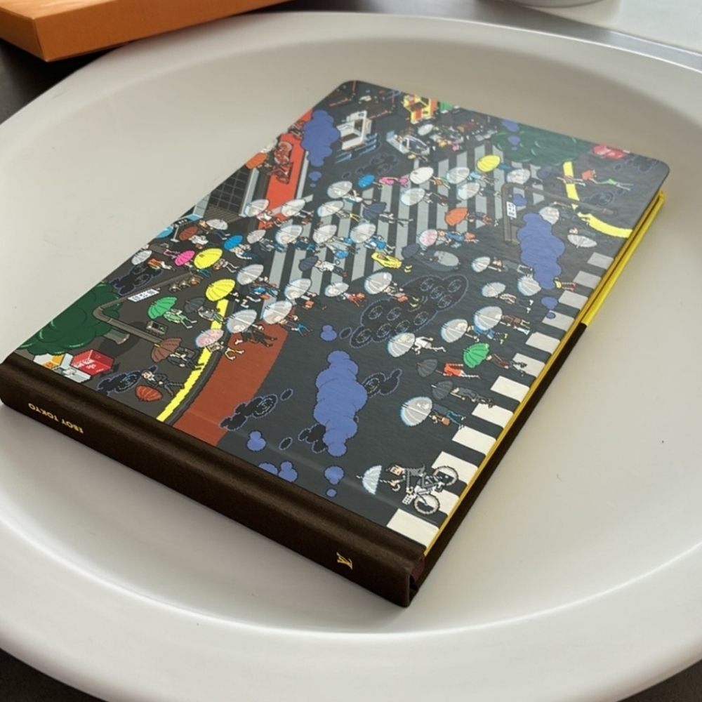 Louis Vuitton Travel Book